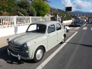 La Fiat 110 del 1954 di Mimmo sul lungomare di Paola.